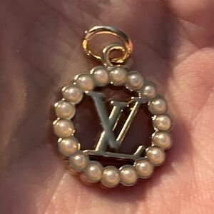 Louis Vuitton and Pearl Pendant Gold finish